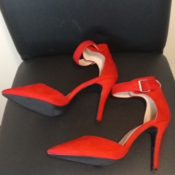 Forever size 7.5 Red pumps - Picture 3 of 7